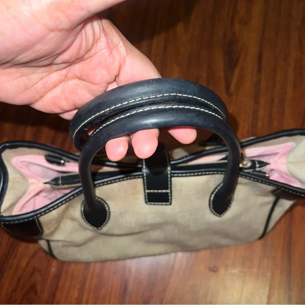 Dooney & Bourke Beige Canvas Shoulder Bag with Black Trim - Picture 8 of 12